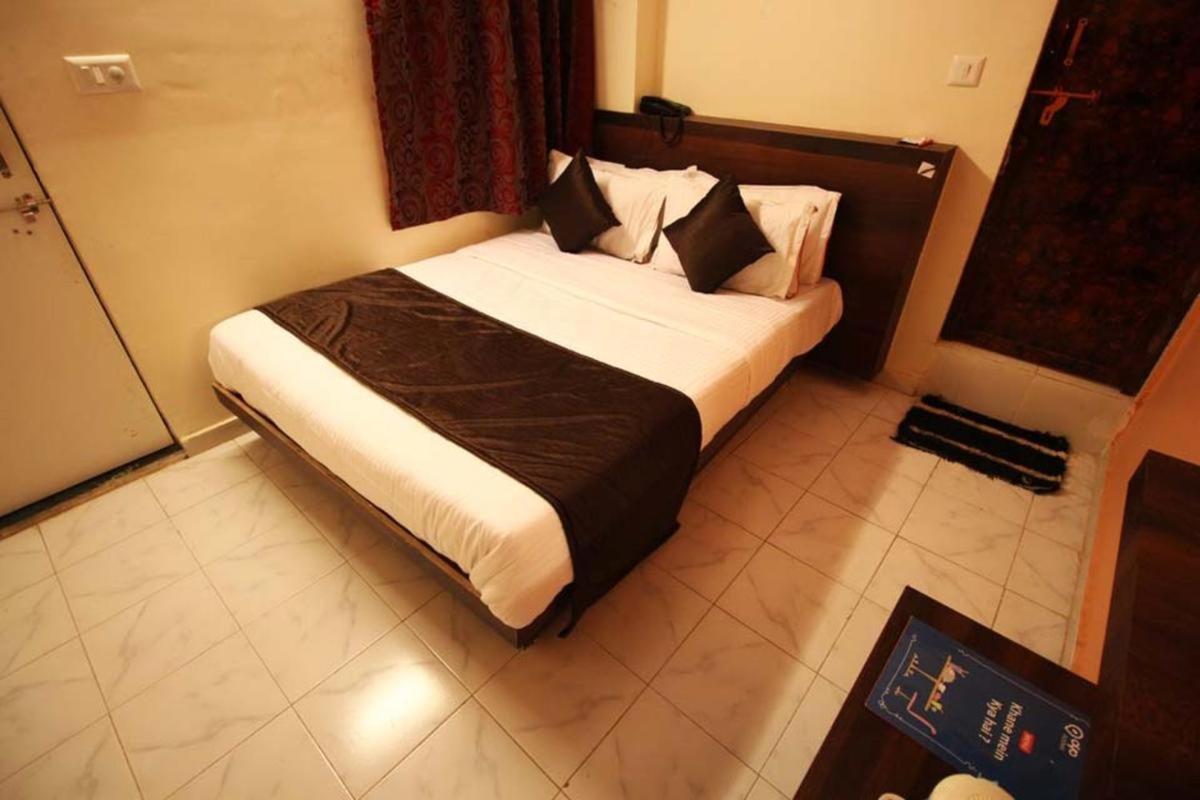 أحمد أباد Hotel Raj Palace المظهر الخارجي الصورة