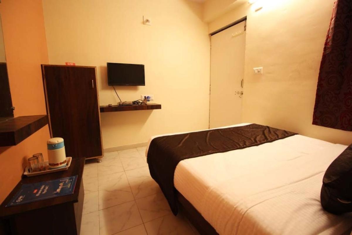 أحمد أباد Hotel Raj Palace المظهر الخارجي الصورة
