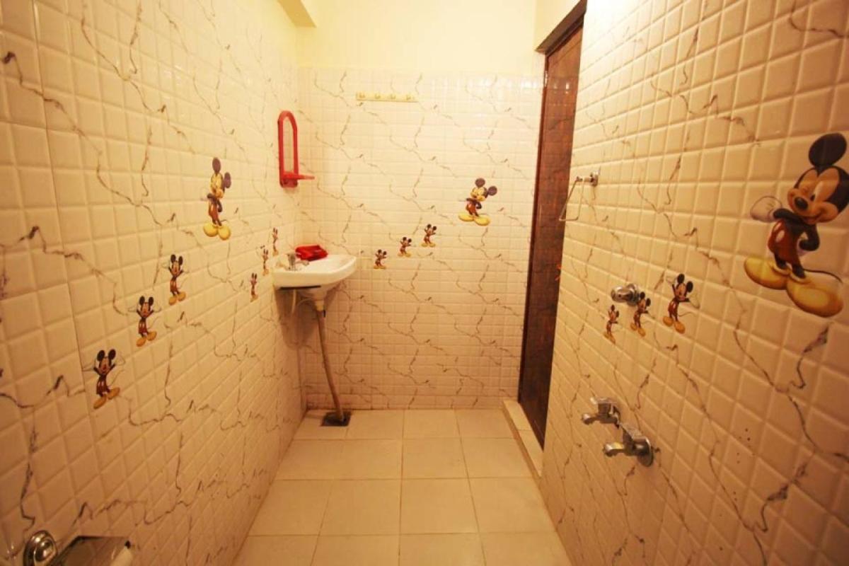 أحمد أباد Hotel Raj Palace المظهر الخارجي الصورة